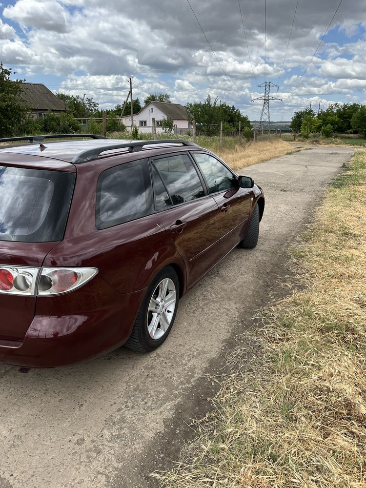 Продам свою машину Mazda 6