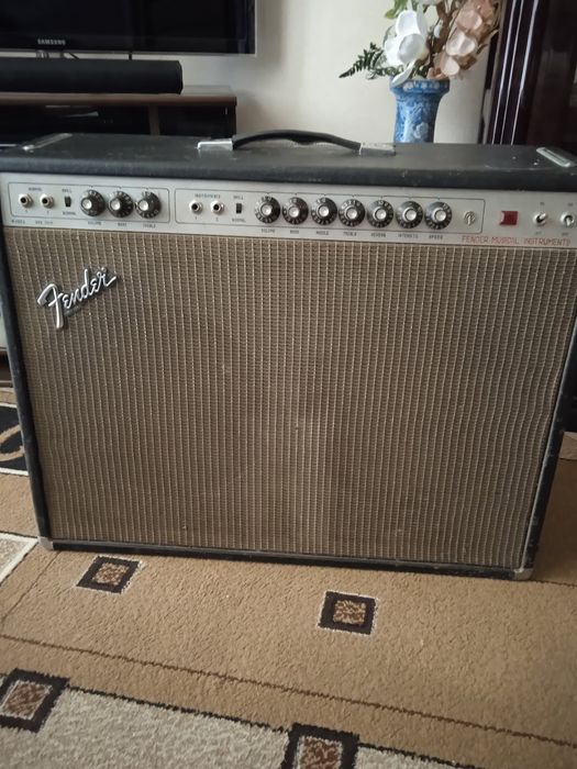 Комбік Fendеr,в нормальному стані,все працює