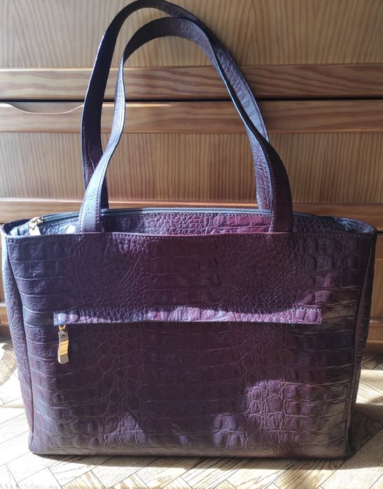 Mala de senhora  bordeaux