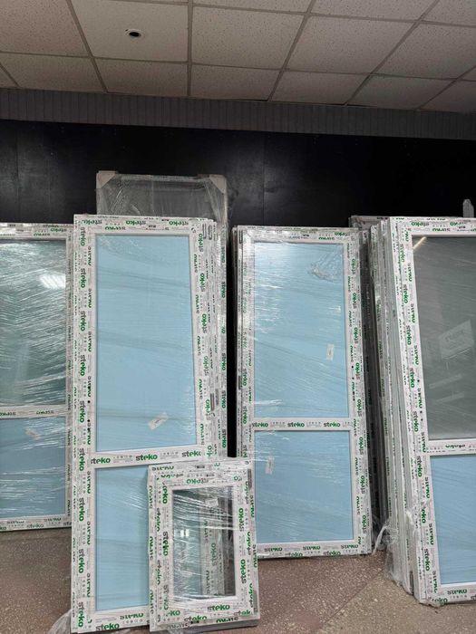 Продам готове вікно, в наявності на складі, форточки 50х50