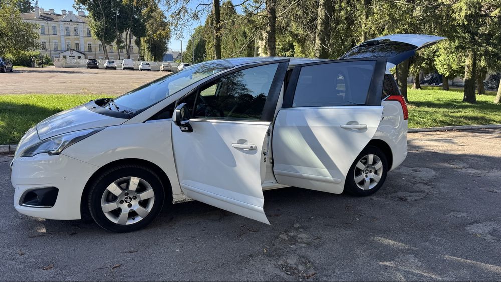 Продам Автомобіль Peugeot 5008