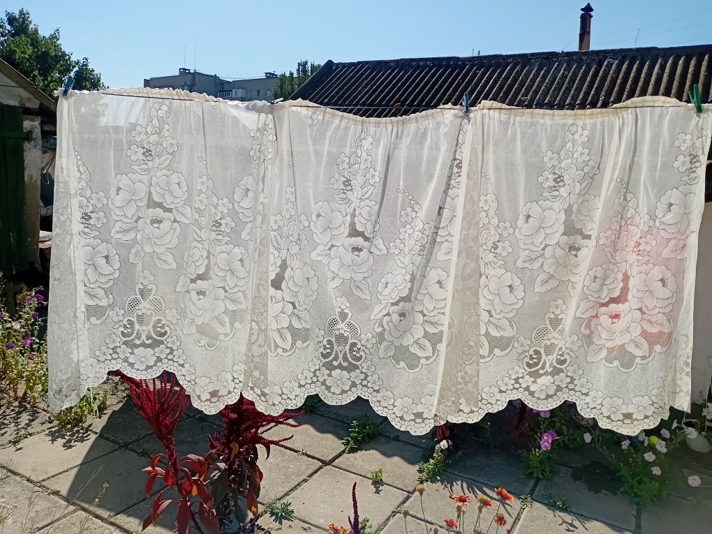 Продам. Тюлевую. Занавеску. Б/у. 1.9х0.9. 150гр