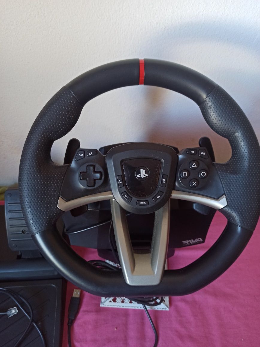 Volante e pedais gaming Hori, usados 2x.
Compativel com PS5, PS4 e PC