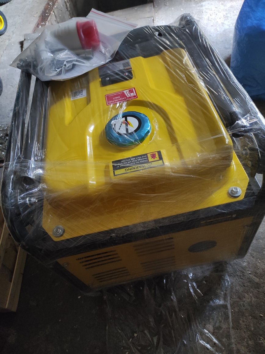Sprzedam nowy generator z gwarancją.