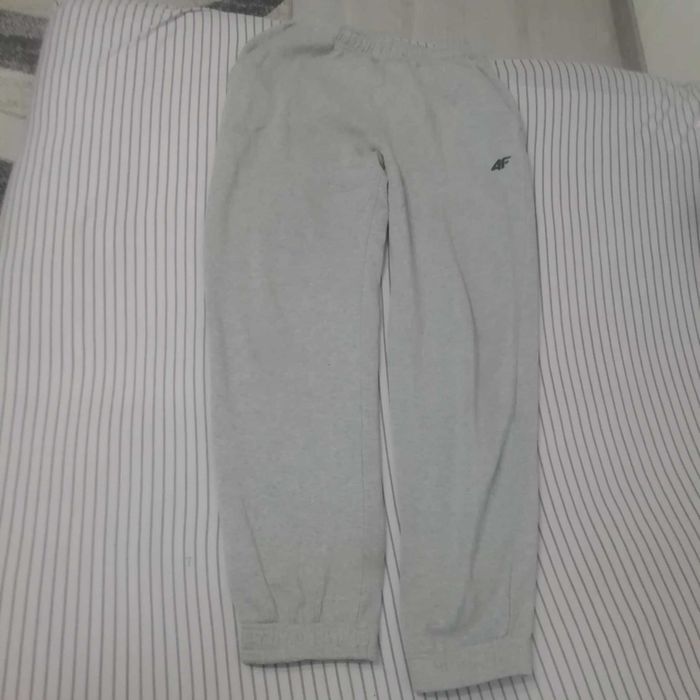 Spodnie dresowe duże męskie 4F