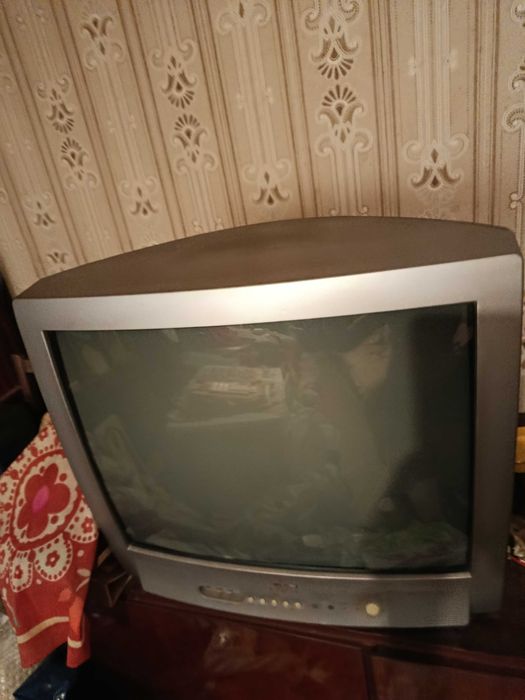 Телевизор  JVC  модель AV-2115EE