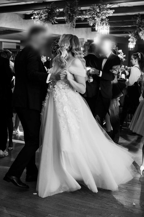 Suknia ślubna tiulowa Allure kwiaty 3D - roz. L na 176 cm