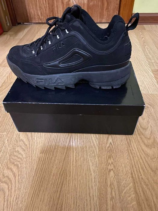 Чоловічі кросівки fila розмір 41.5, нові чорного кольору.