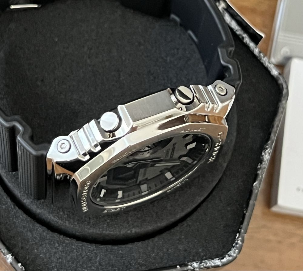 Годинник CASIO G-Shock GM-2100-1AER Оригінал