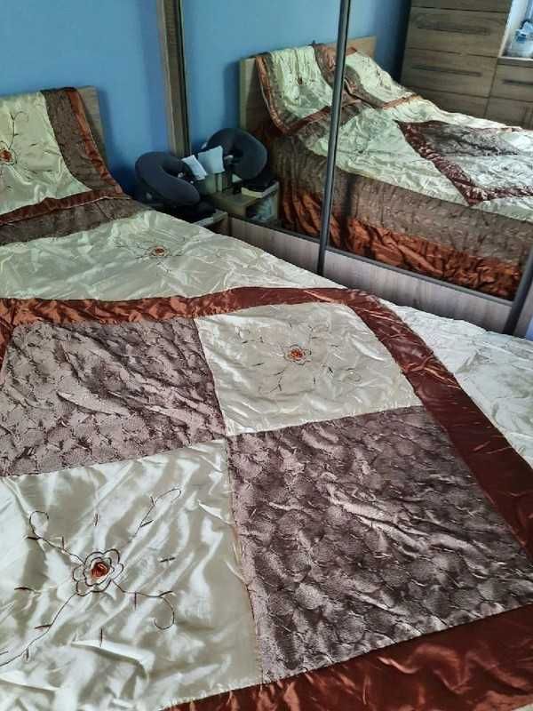 Narzuta brązowa beżowa złota na łoże i 2 poszewki poduszki brąz beż
