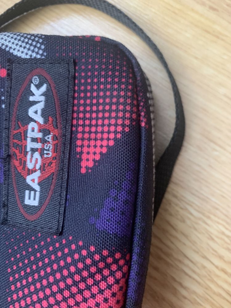 Мсенджер Eastpak