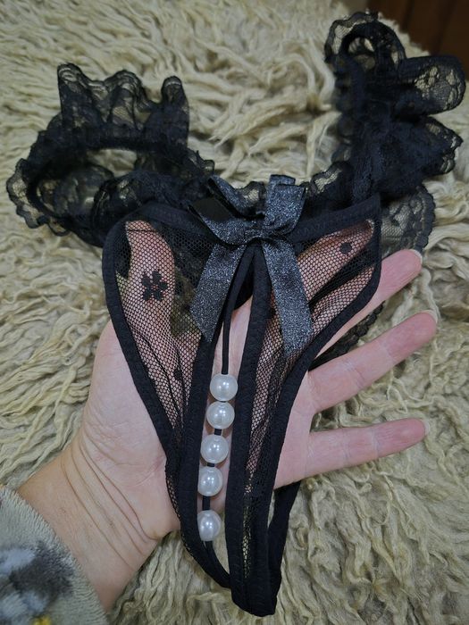 Красивые ажурные трусики с жемчужинами