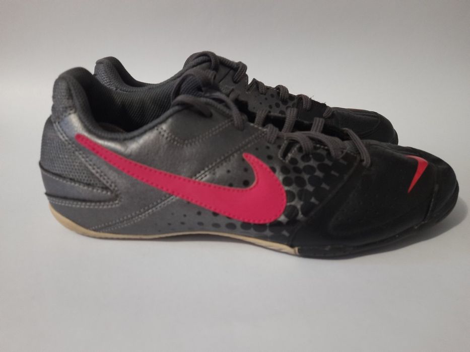 Продам бутсы, футзалки,сороконожки