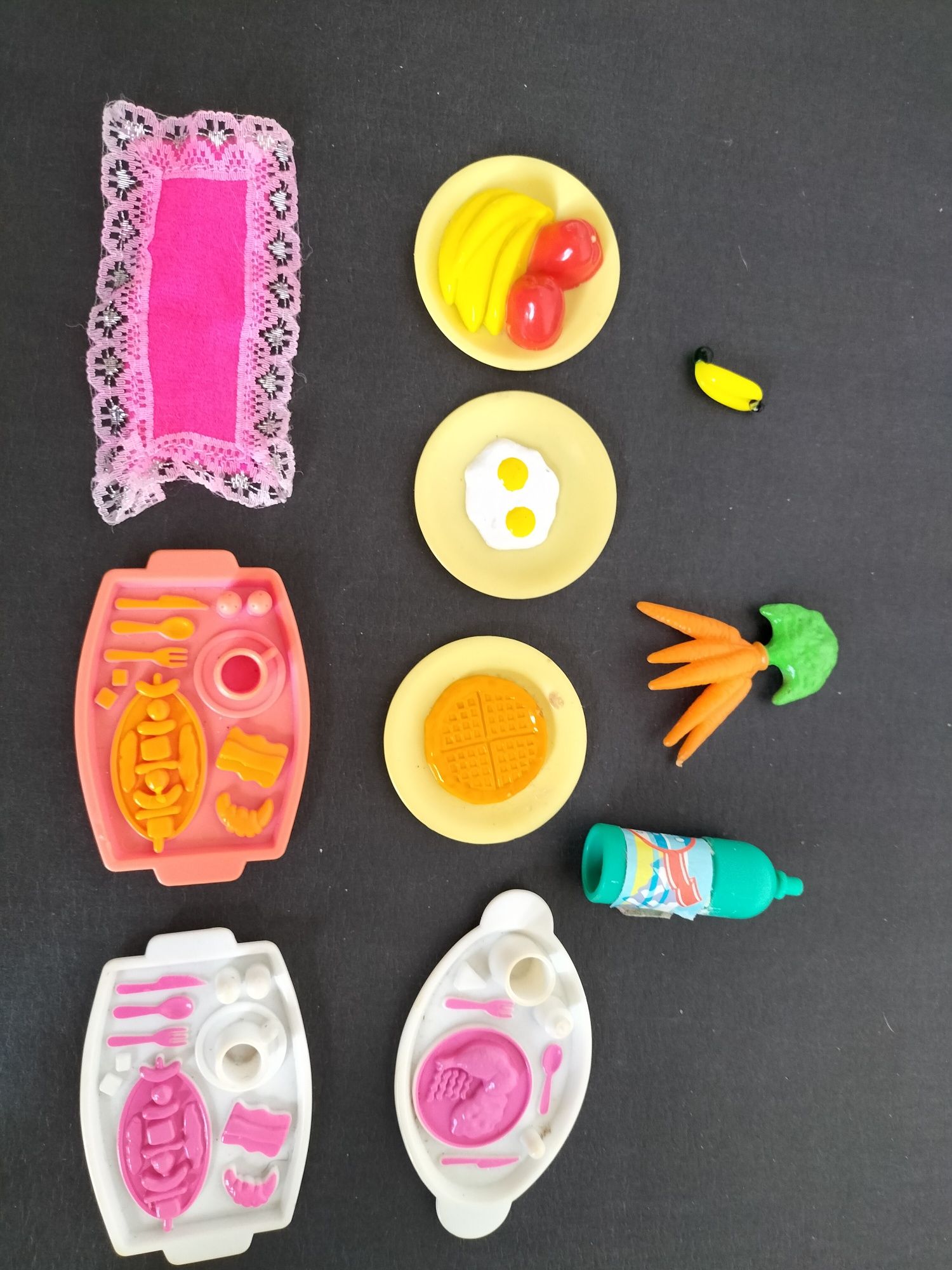 ZESTAW dodatki do barbie/lalek (koń,jedzenie i inne)