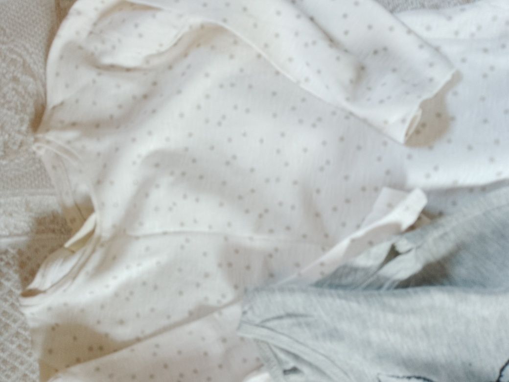 Bluzeczki 2 szt. rorm. 104 Mango i Zara