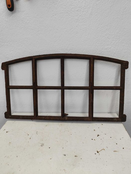 Stare metalowe okno stara rama okienna żeliwna nr 187