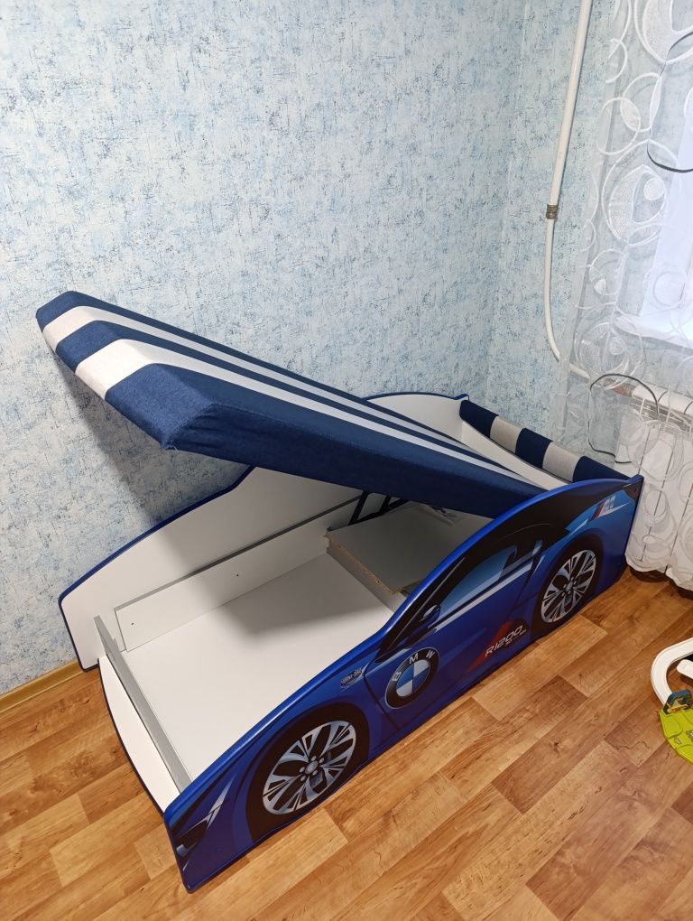 Срочно!!!Дитяча кровать машинка в ідеальному стані