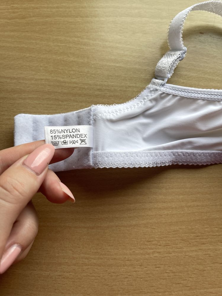 Koronkowy stanik rozmiar 85C Nowy bez metki