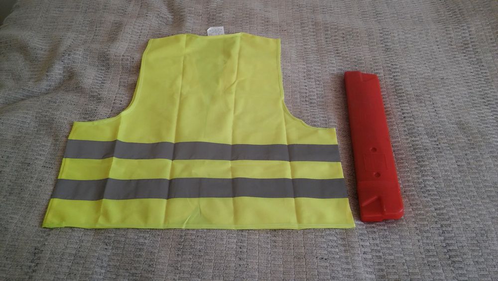 trójkąt ostrzegawczy odblaskowy bezpieczenstwo