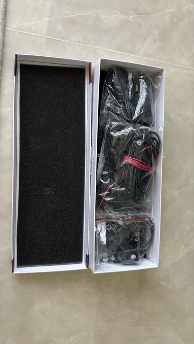 Продається дзеркало з реєстратором та камерою заднього виду