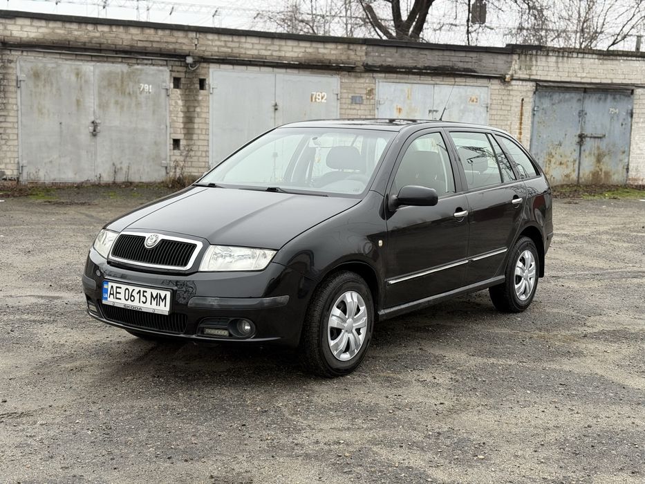 Продам Шкода Фабиа 1.4