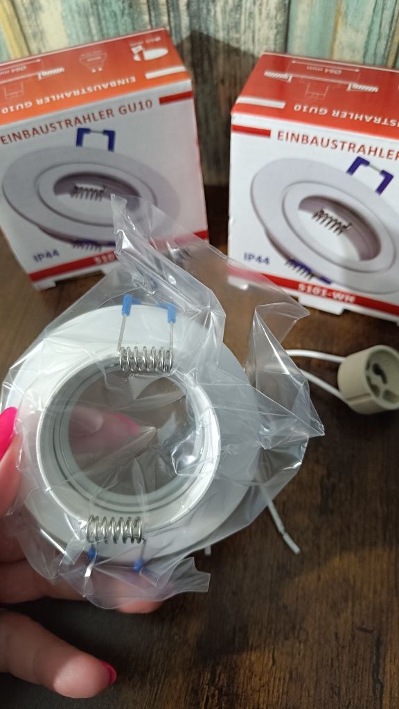 Oprawa sufitowa halogenowa LED