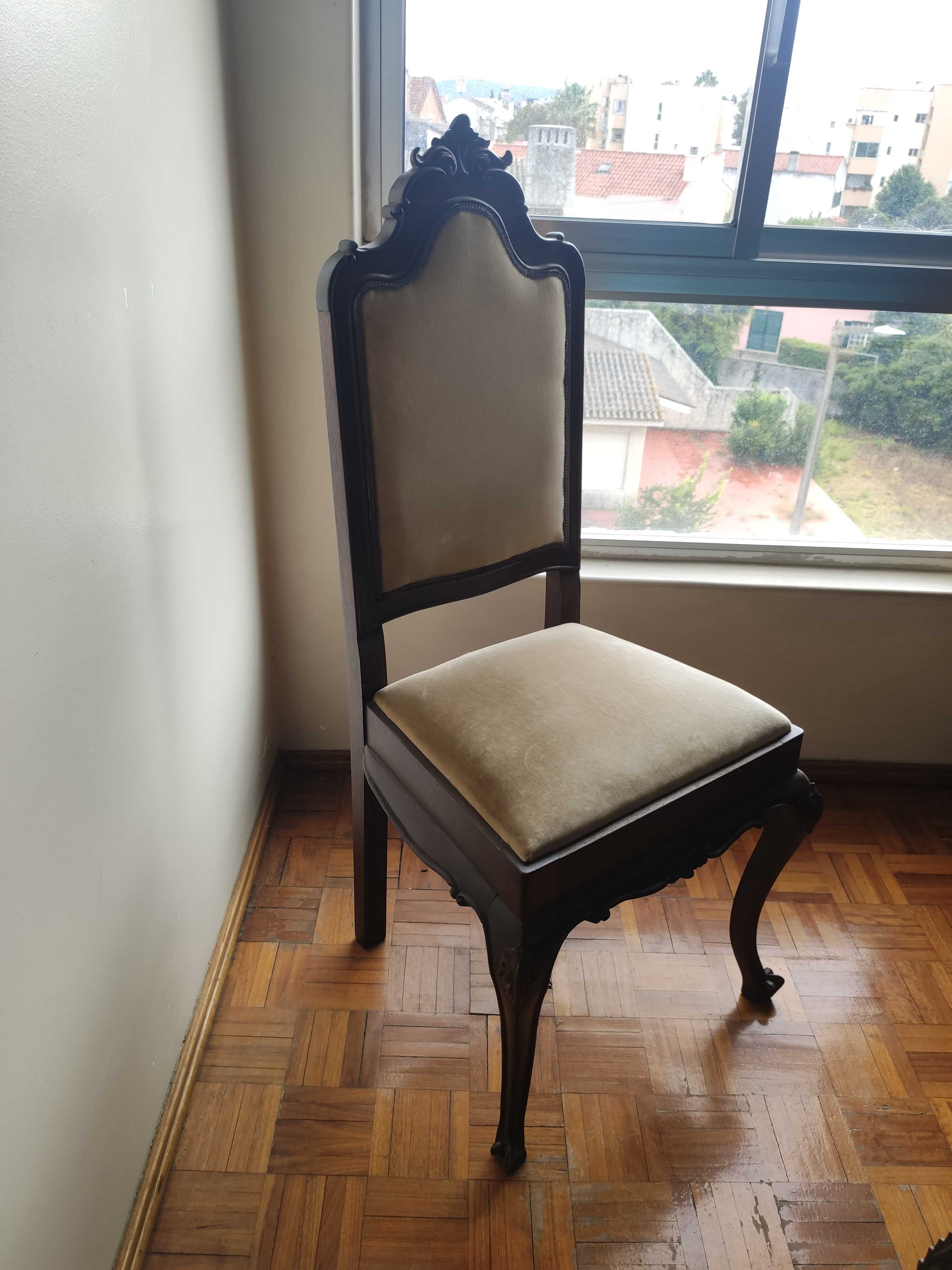 Mobília de Quarto de Casal em bom estado