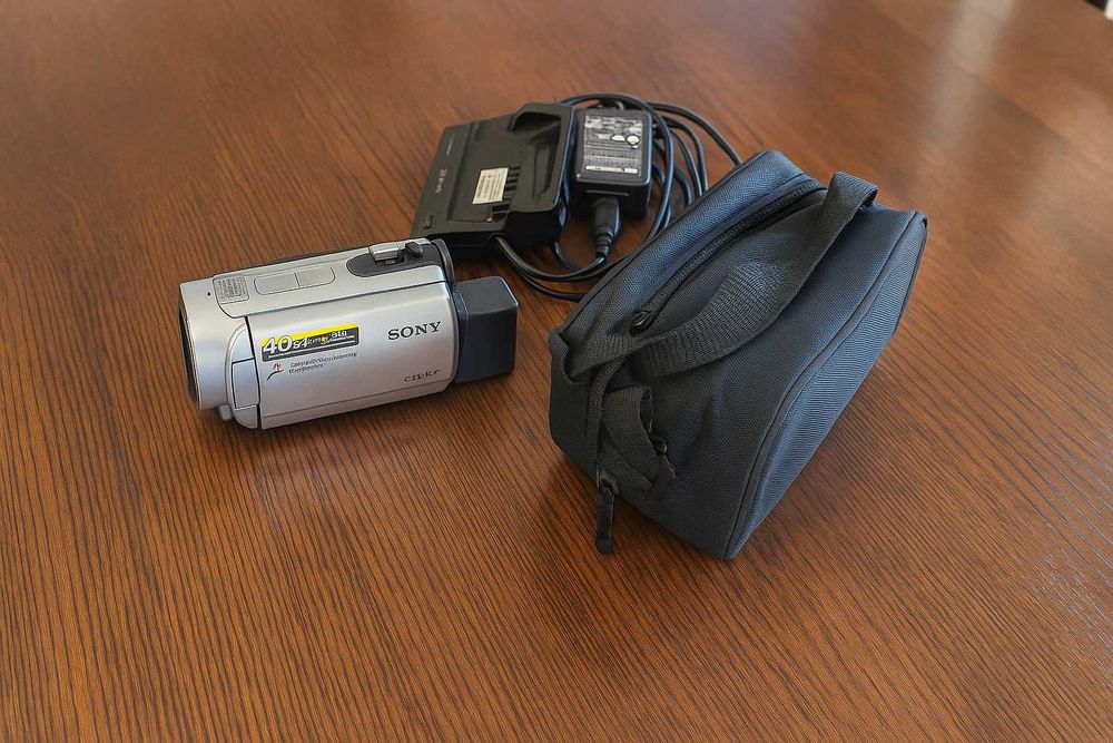 Sony Handycam DCR-SR190 – kamera + pełen zestaw akcesoriów