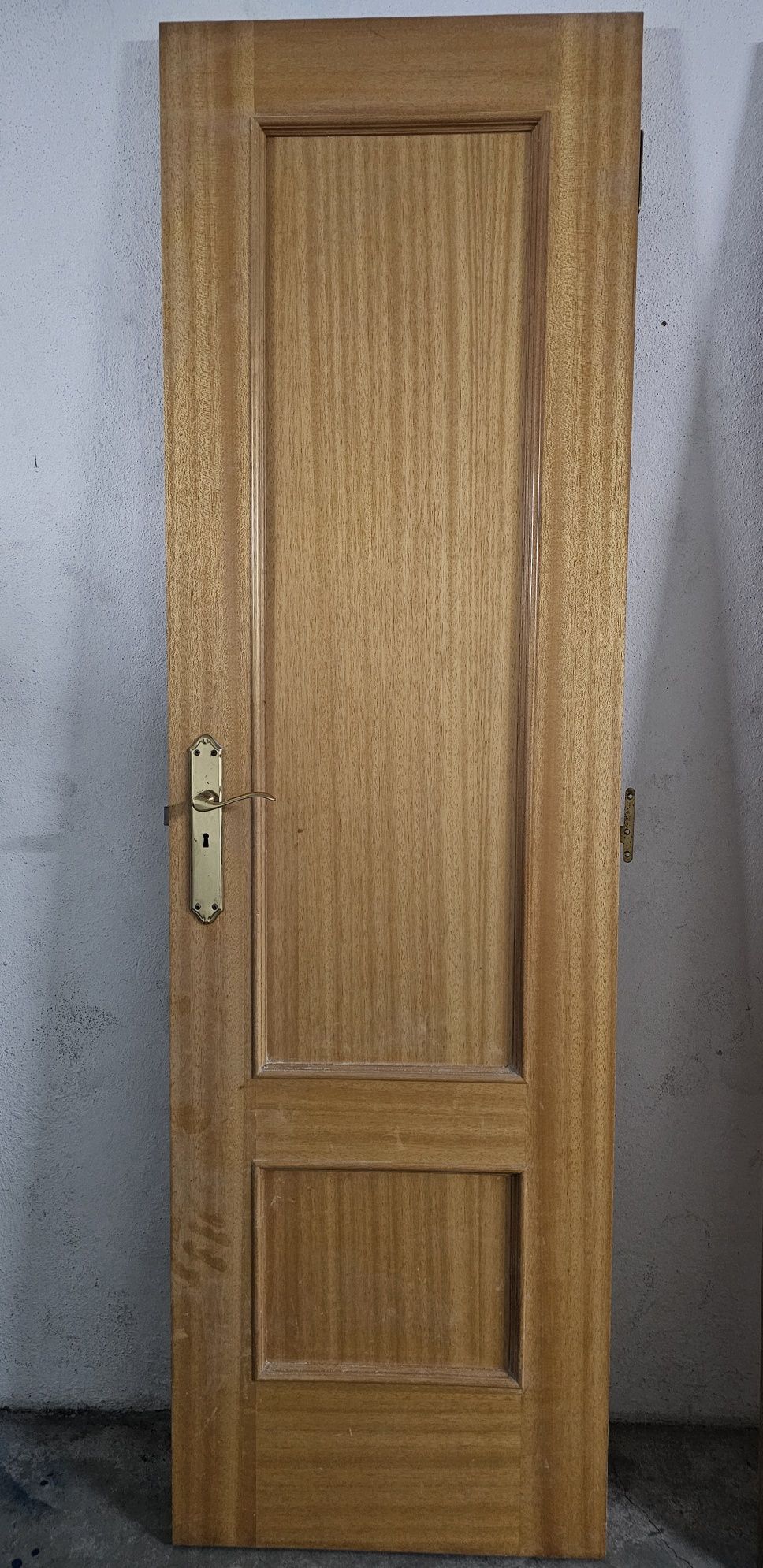 Porta madeira em bom estado