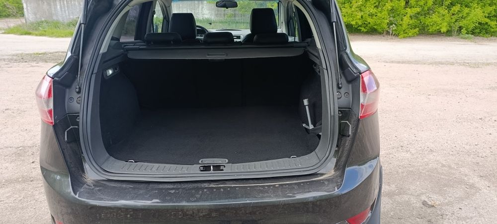 Форд Куга 2 л дізель 2013 року,в хорошому стані.