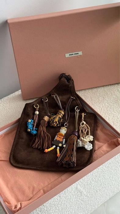 Torebka do ręki zamsz miumiu