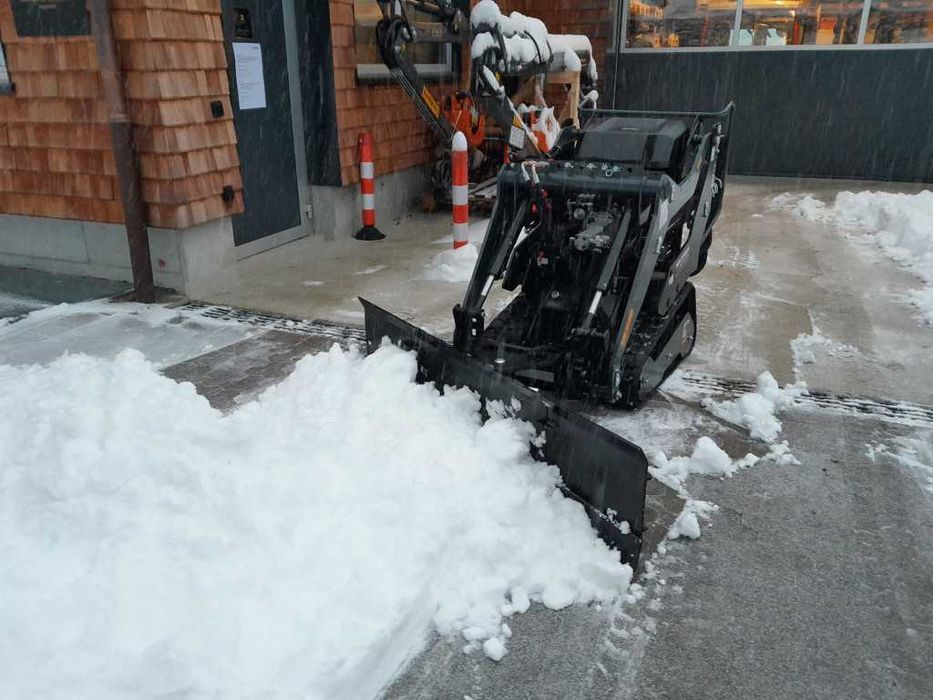 GRATIS PŁUG DO SNIEGU Ładowarka Skid Steer Kompaktowa Jansen KL-200