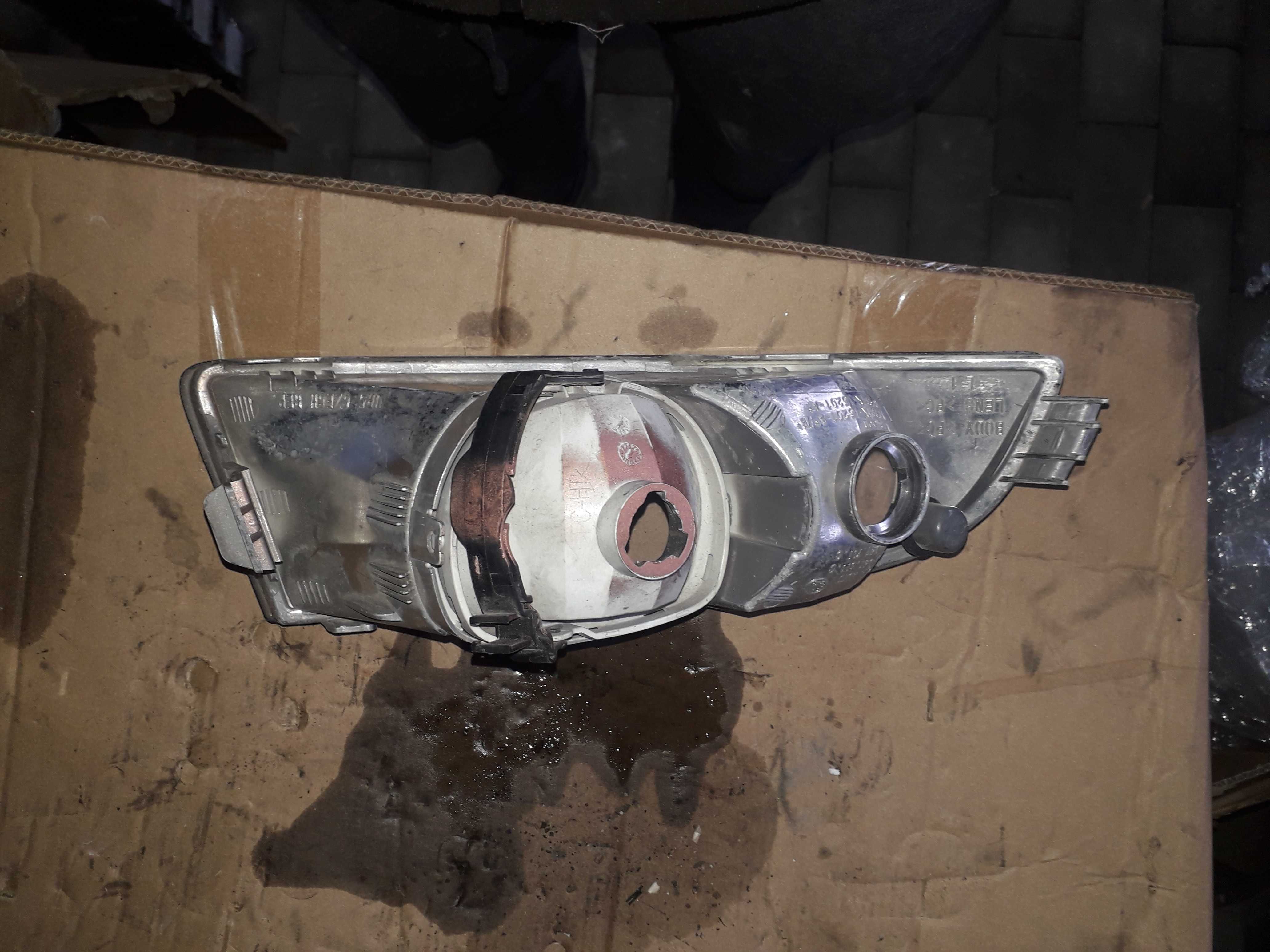 Halogen Lampa Przeciwmgielna Przód Lewy Skoda Octavia II LIFT