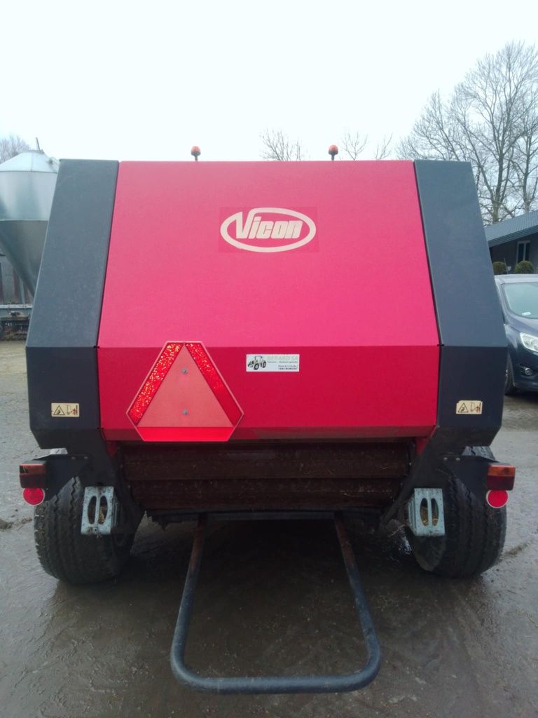 Prasa rolująca Vicon RF135