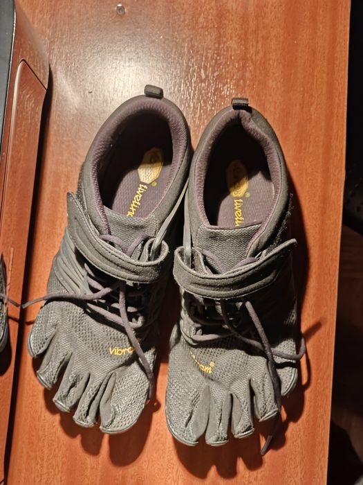 Vibram Five-finger (42)