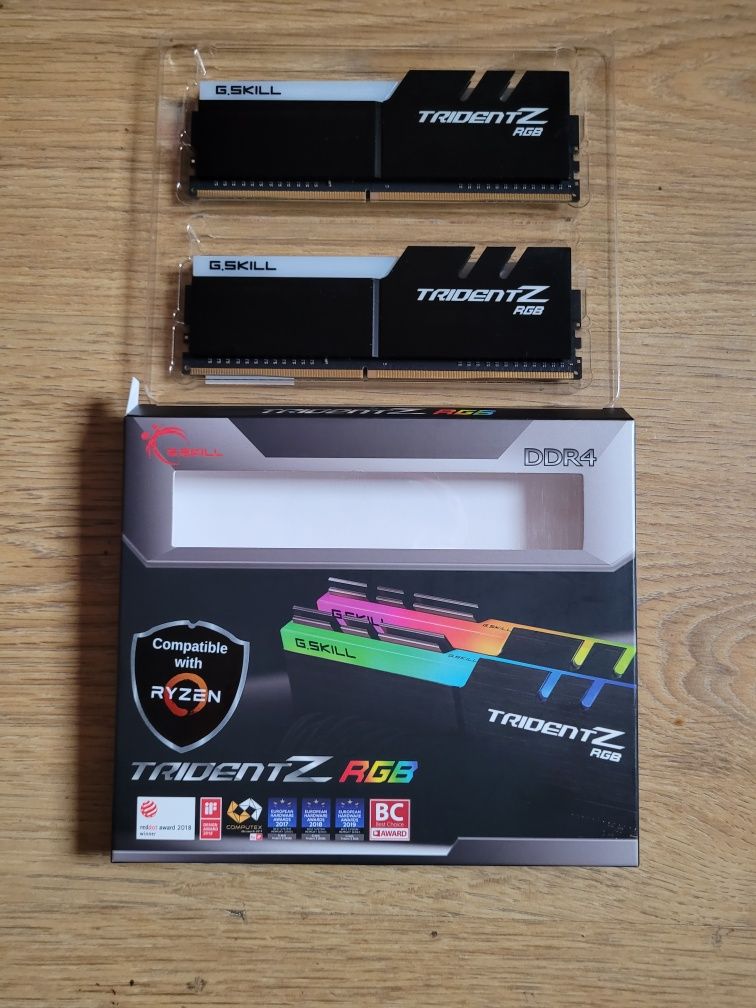 Pamięć RAM DDR4 G.SKILL Trident Z RGB  16GB