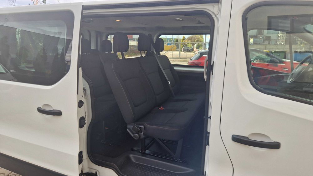 Sprzedam Renault Trafic- 8 osobowy