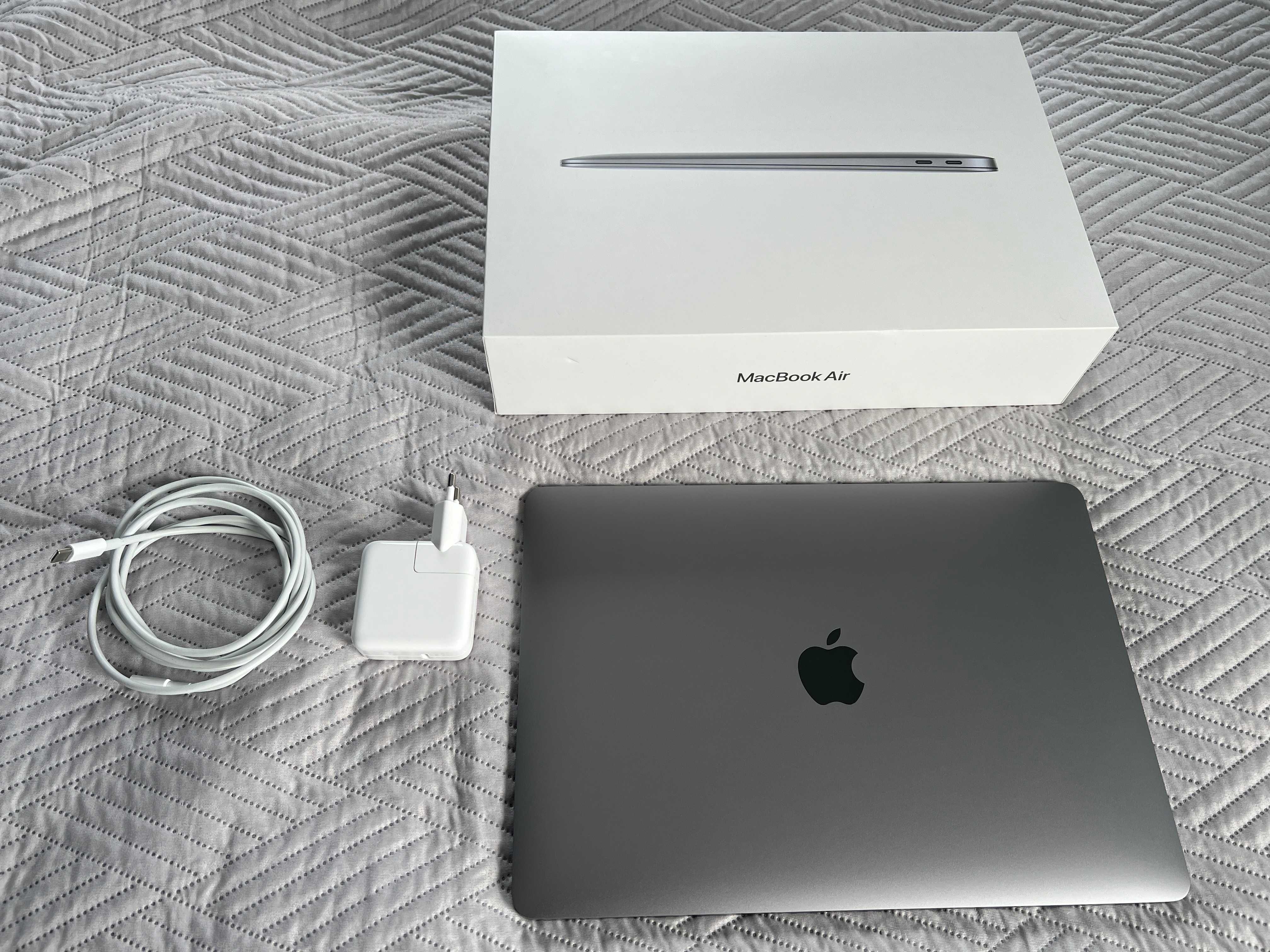 APPLE MacBook Air 13.3" Retina M1 8GB RAM 256GB Gwiezdna szarość