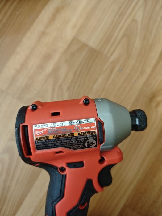 Інструмент Milwaukee ( імпакт, заклепник)