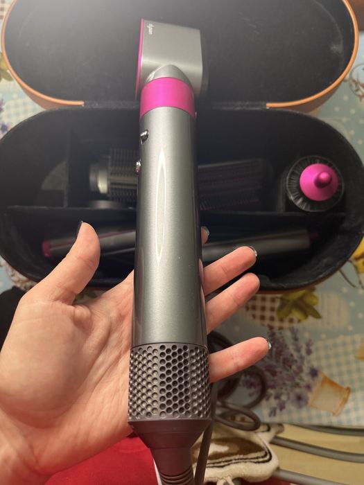 Dyson перша серія