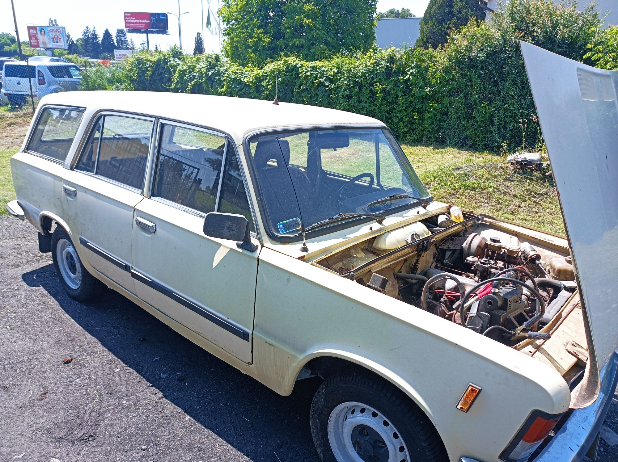 Fiat 125p kombi karetka
