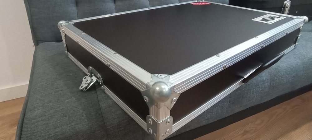 Hardcase Thon Effect case para line 6 Helix floor