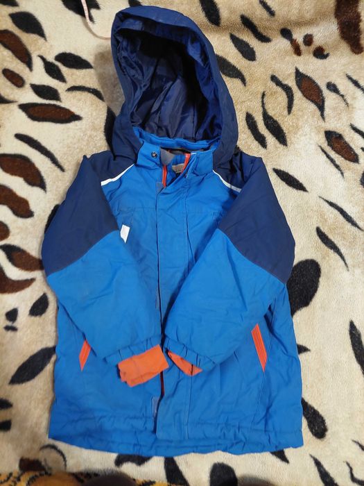 Продам дитячу зимову куртку