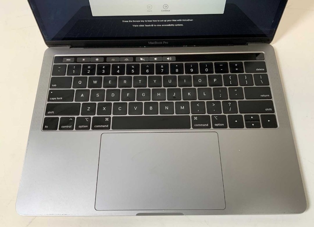 Macbook Pro 13" I5 8 RAM 500 SSD Touchbar