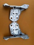 Zawias maski VOLVO XC40 oryginał 32297,489  32297,490