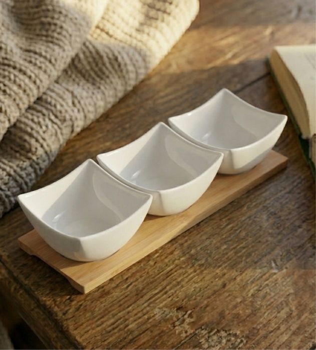 Zestaw 3 sztuk miseczka na przekąski porcelanowe + bambusowa tacka