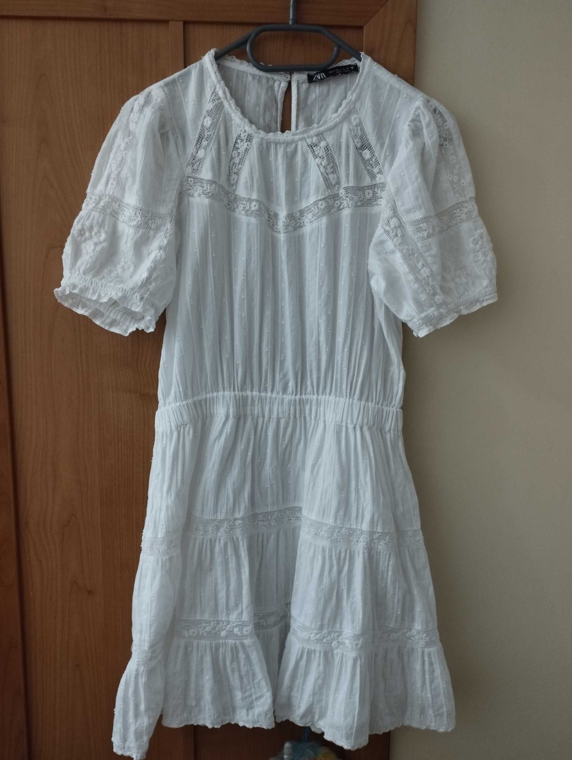Biała sukienka z krótkim rękawem rozmiar S