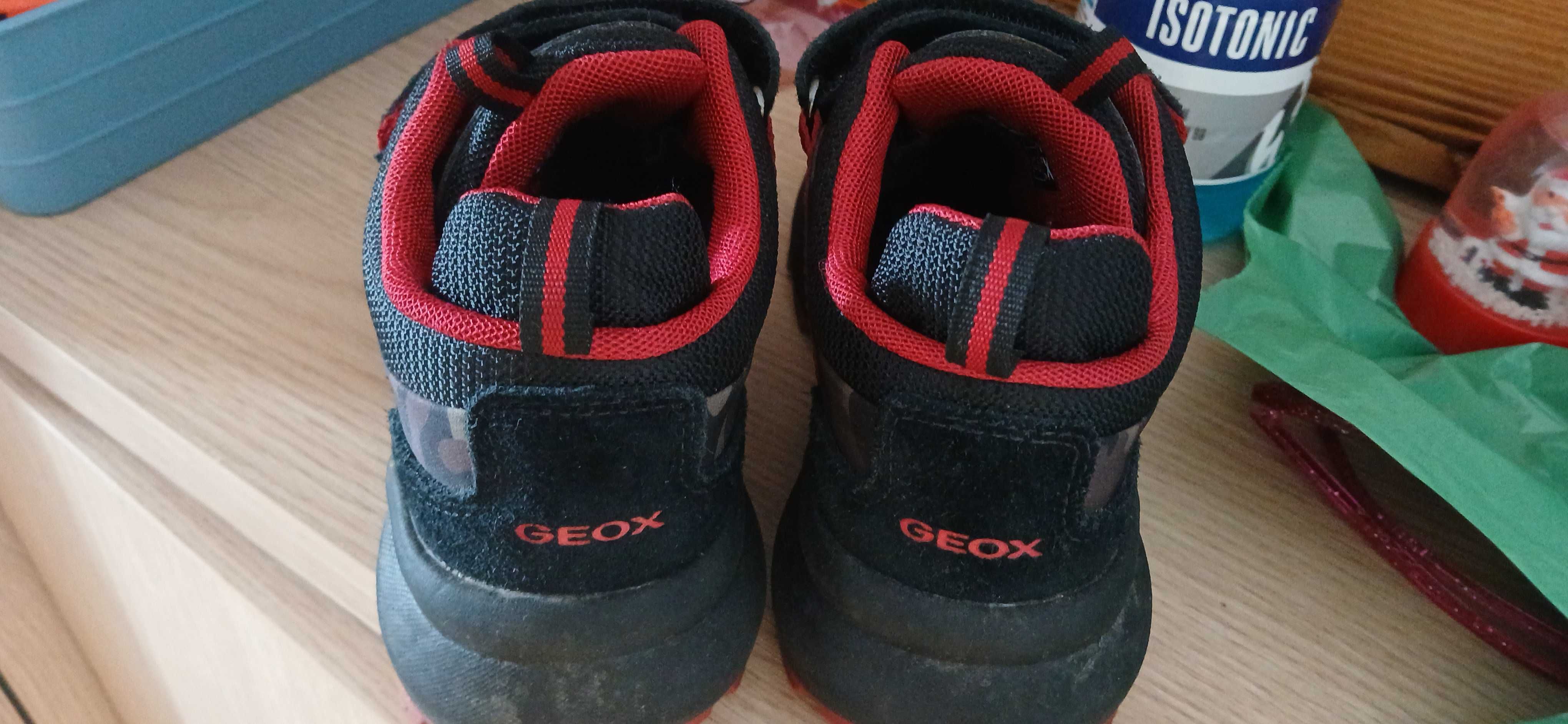 Geox
Sneakersy J Heevok B.B Abx A J16FBA 0MN22 C0048 S Czarny