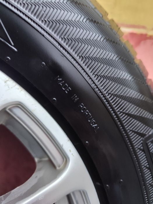 Шини зимові Gislaved 215/70 R16 на дисках