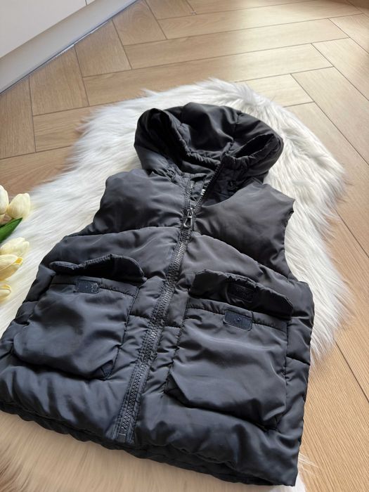 Elegancka Kamizelka bezrękawnik ZARA r 104 z kapturem ołowiany kolor
